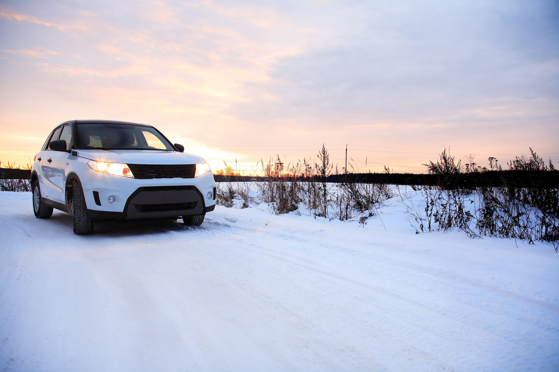 Route de campagne d'hiver